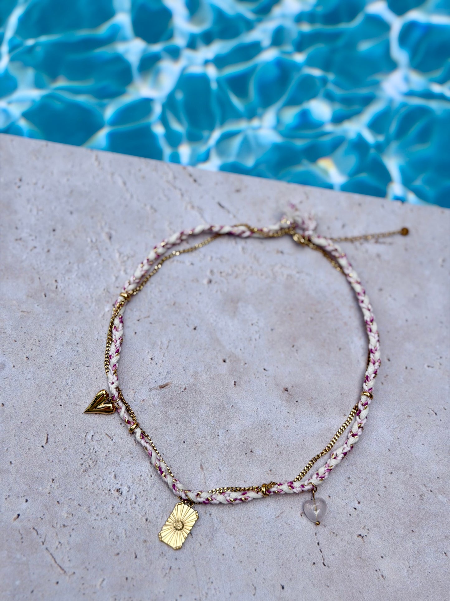 Collier cordon médaillon
